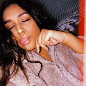 Meet your Posher, Kaya